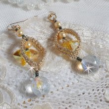 BO Bo'Soleil montées avec des coeurs en cristal de Swarovski, des perles nacrées Gold et des crochets d'oreilles en Gold Filled 14 carats